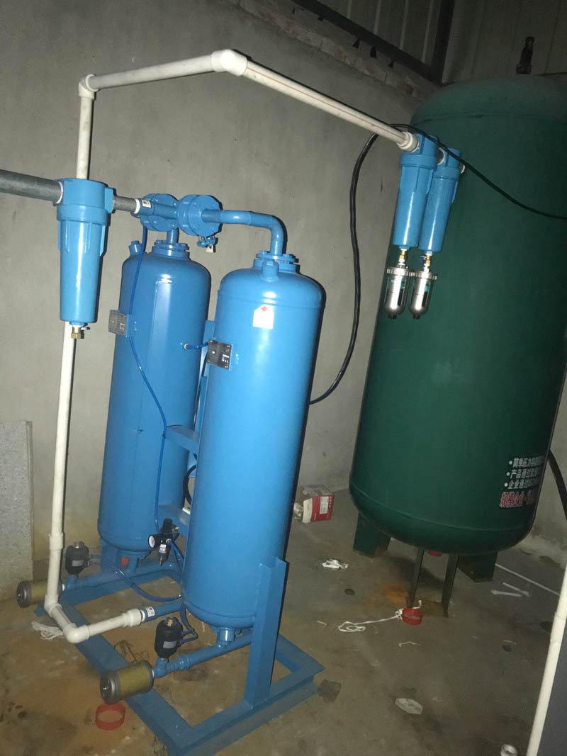 為什么在吸附干燥機(jī)進(jìn)氣口要裝設(shè)過(guò)濾器？